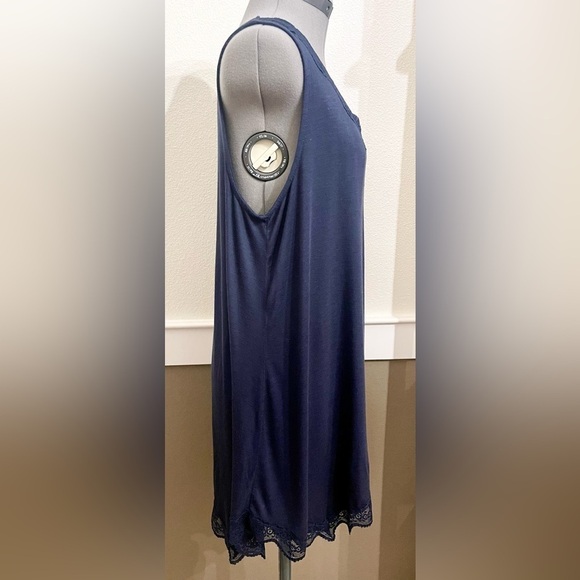 Lane Bryant Swing Tank Size 14/16 Shark Bite Lace V-neck Tunic Top Navy Blue - Picture 8 of 13